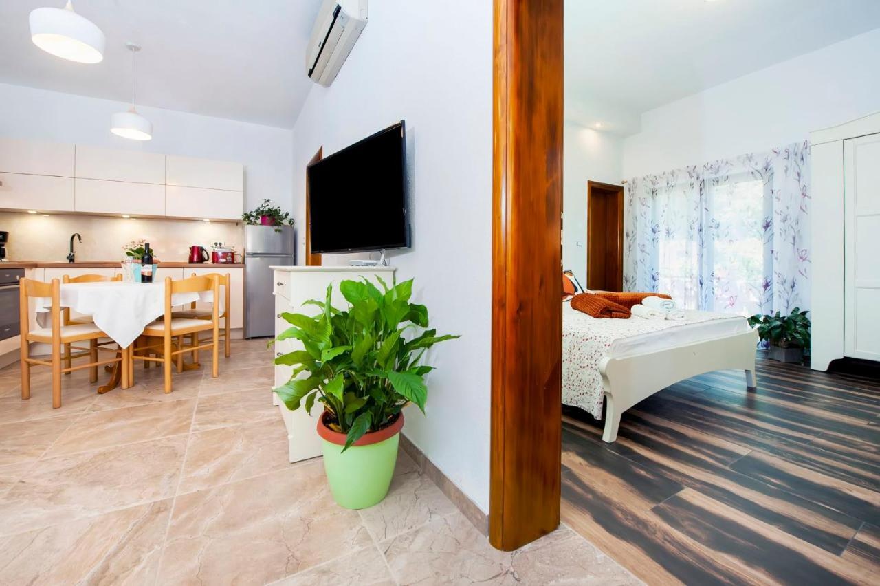 Apartments Karmen Ровинь Экстерьер фото