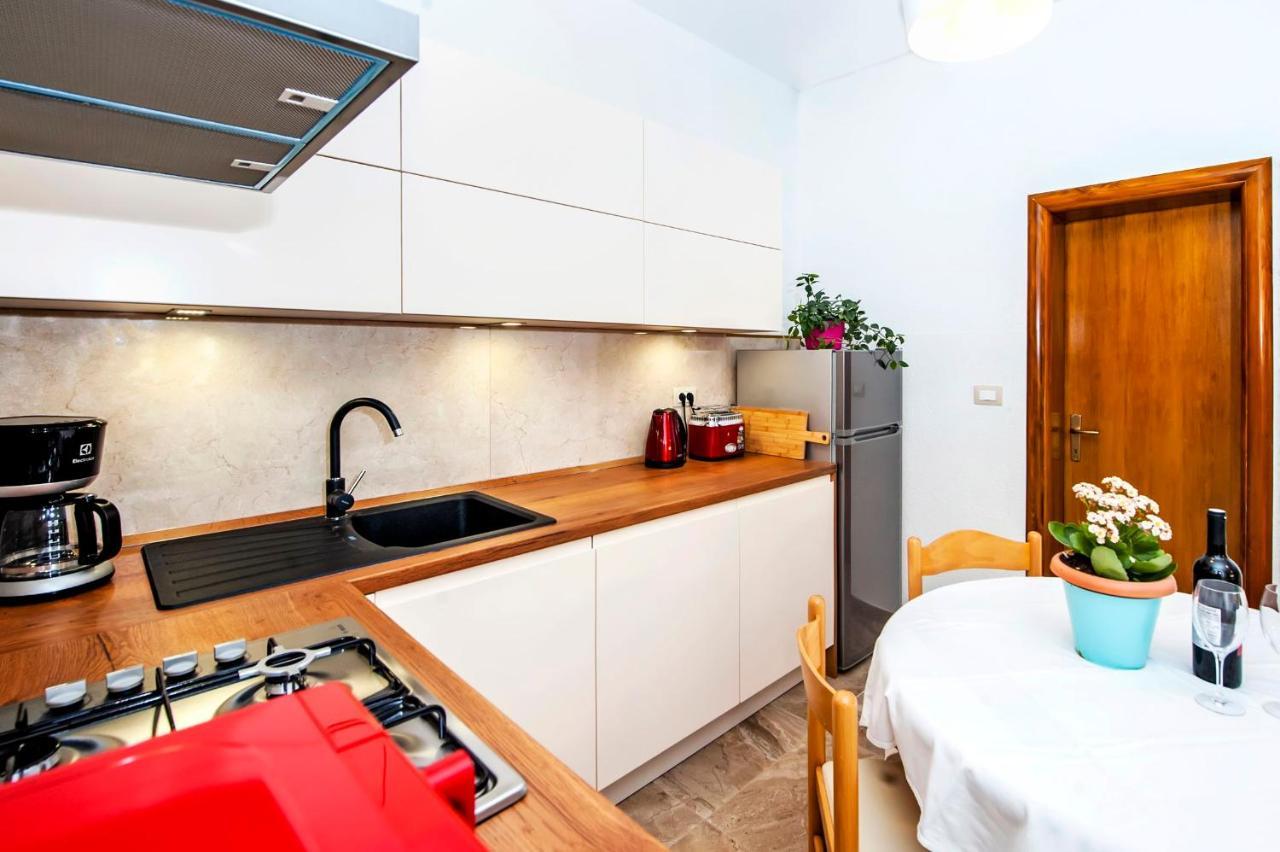 Apartments Karmen Ровинь Экстерьер фото