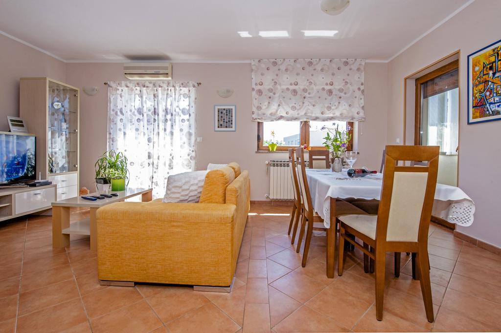Apartments Karmen Ровинь Экстерьер фото