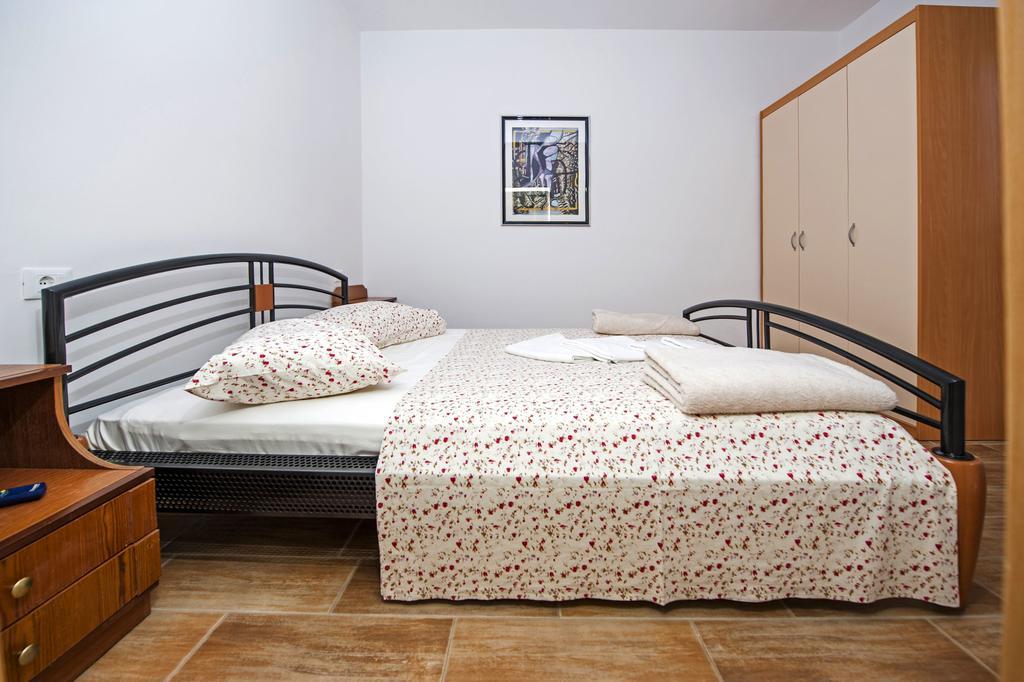 Apartments Karmen Ровинь Экстерьер фото