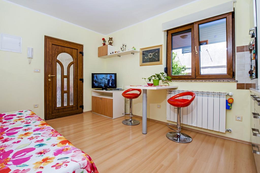 Apartments Karmen Ровинь Экстерьер фото