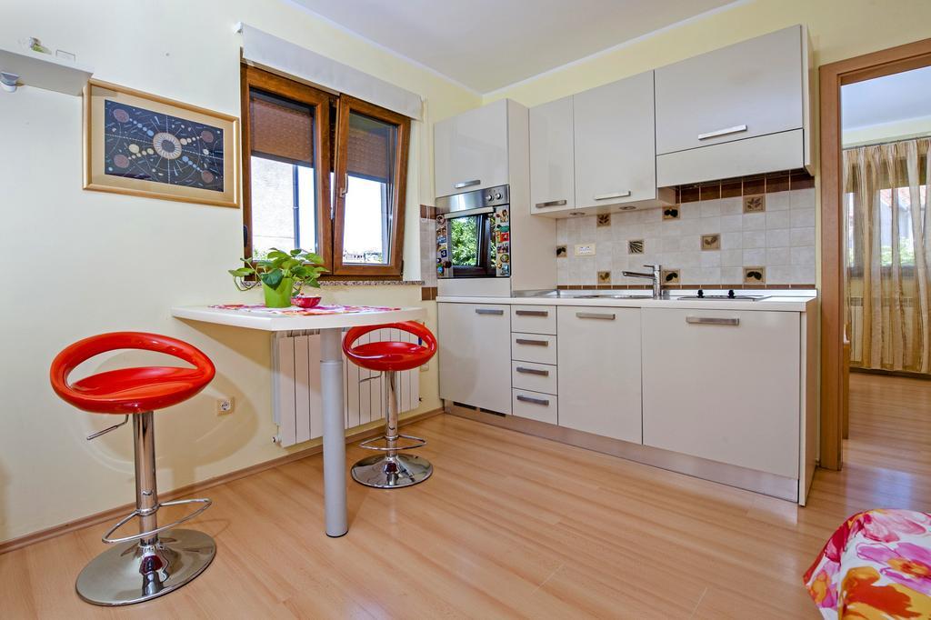 Apartments Karmen Ровинь Экстерьер фото