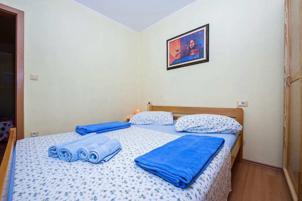 Apartments Karmen Ровинь Экстерьер фото