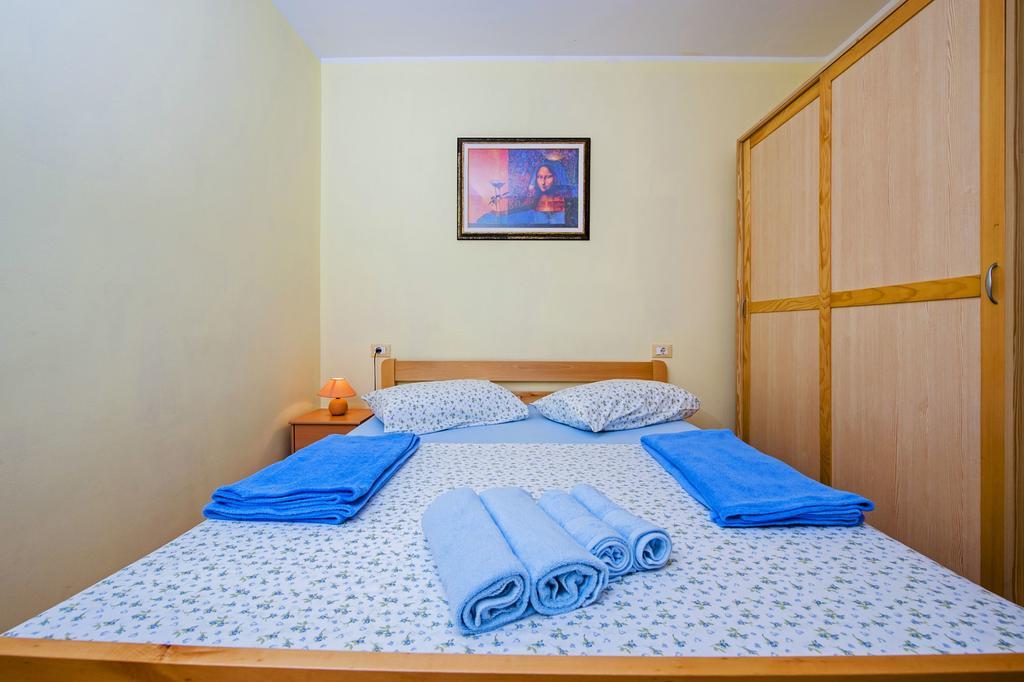 Apartments Karmen Ровинь Экстерьер фото